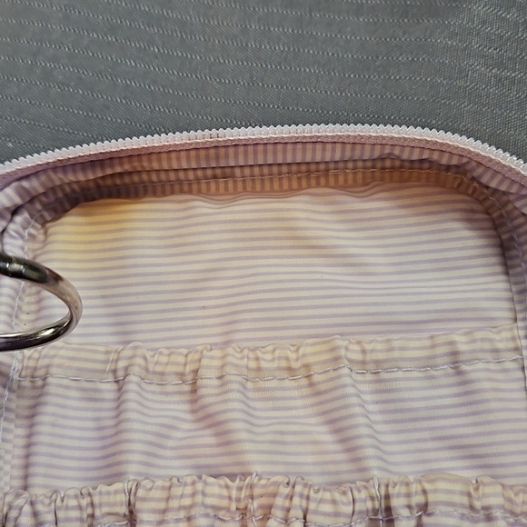 TRISH MCEvoy MAKE-UP CASE IN LAVANDER - Picture 7 of 10